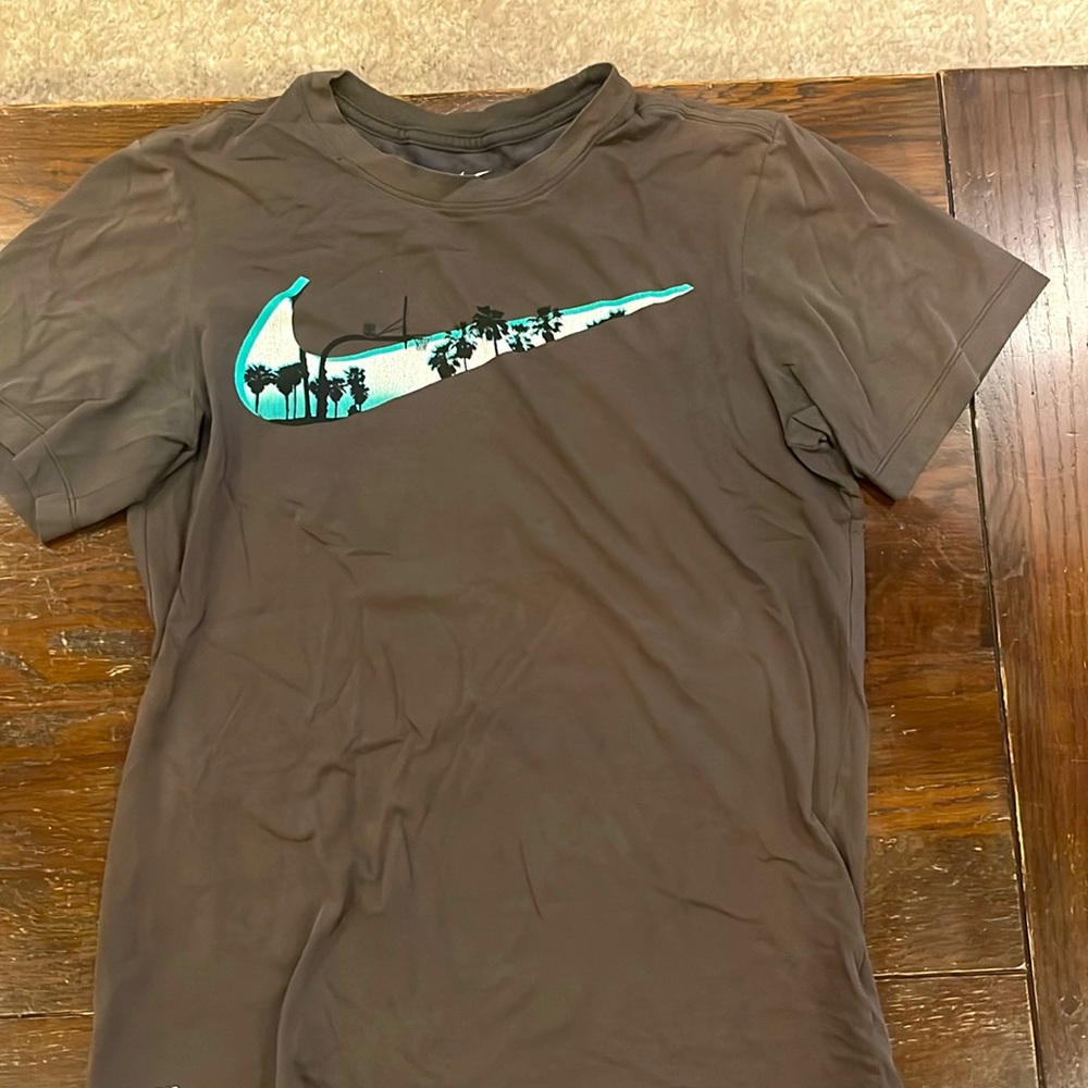 Nike Swoop men’s shirt gray-brown. Basketball